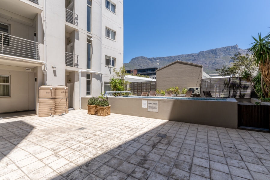 1 Bedroom Property for Sale in Gardens Western Cape